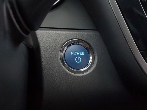 Used 2024 Toyota Camry SE image 29