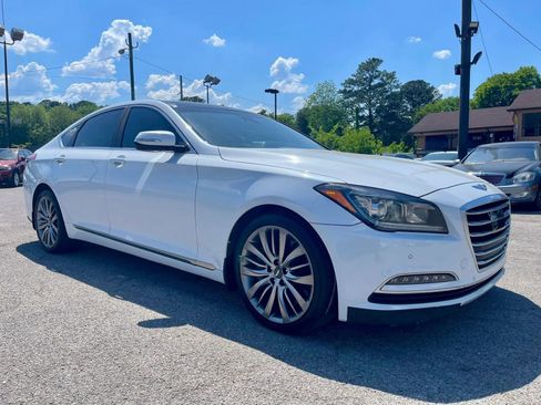 Used 2015 Hyundai Genesis 5.0 RWD image 5