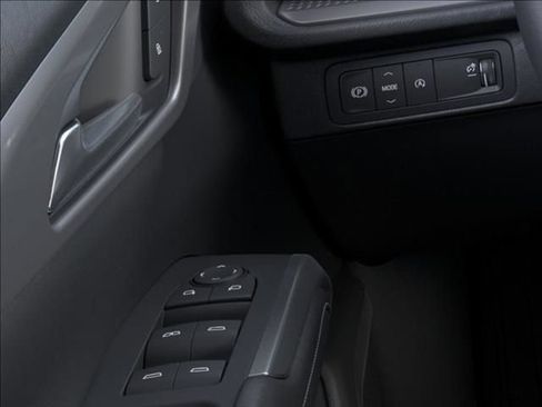 New 2027 Chevrolet Traverse LT w/ Sun and Wheel Package FWD image 25