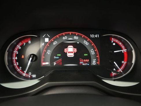 Used 2025 Toyota RAV4 XLE FWD image 8