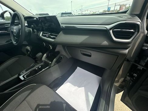 Certified 2024 Chevrolet TrailBlazer LT FWD image 31