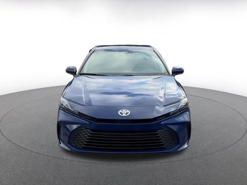 Used 2025 Toyota Camry LE image 3