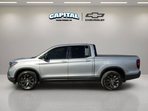Used 2022 Honda Ridgeline Sport image 2