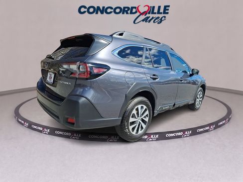 Certified 2025 Subaru Outback Premium AWD/4WD image 7
