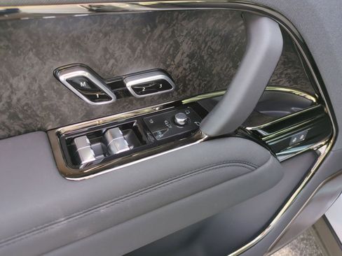 New 2026 Land Rover Range Rover Sport SV image 12