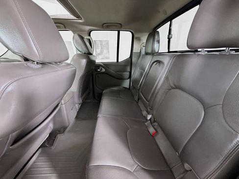 Used 2016 Nissan Frontier SL w/ Moonroof Package AWD/4WD image 25