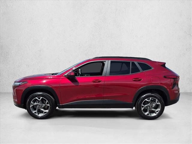 Used 2025 Chevrolet Trax LT FWD image 9