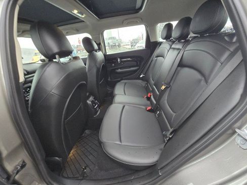 Used 2019 MINI Cooper Clubman S w/ Premium Package image 18
