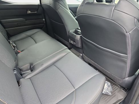 Used 2025 Toyota Tacoma Limited AWD/4WD image 11