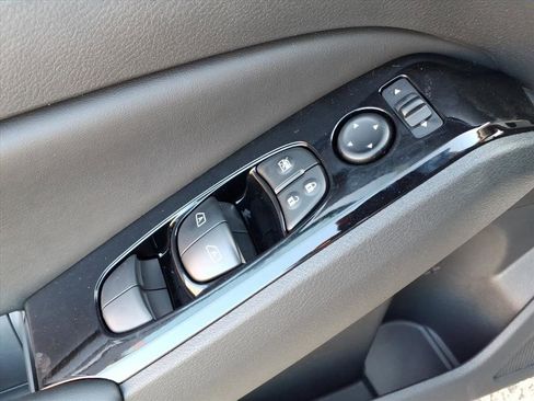 New 2025 Nissan Altima 2.5 SL image 17