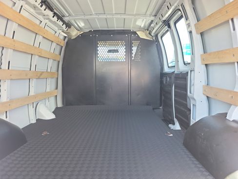 Used 2024 Chevrolet Express 2500 CARGO w/ Driver Convenience Package image 12