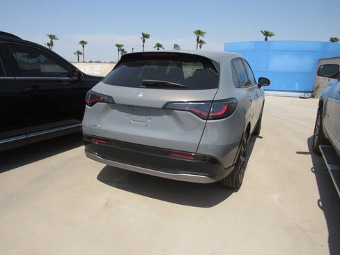 Used 2026 Honda HR-V EX-L image 3