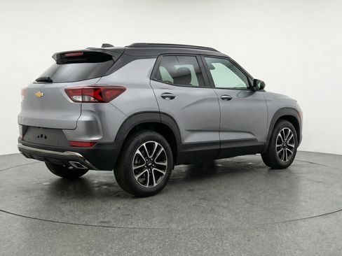 Used 2025 Chevrolet TrailBlazer LT image 9