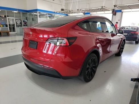 Used 2021 Tesla Model Y Long Range AWD/4WD image 5