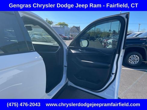 Certified 2023 Jeep Grand Cherokee Altitude AWD/4WD image 8