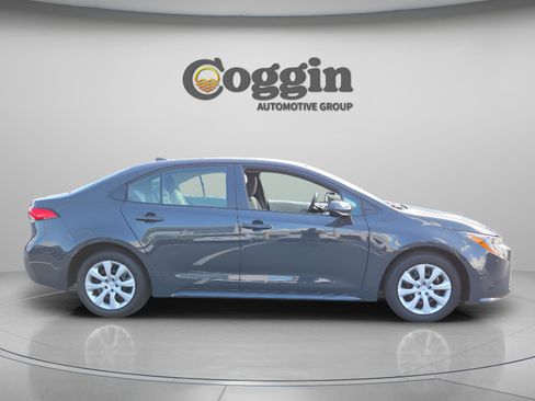 Used 2025 Toyota Corolla LE w/ Convenience Package image 6