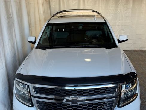 Used 2015 Chevrolet Suburban LT image 3