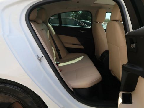 Used 2018 Jaguar XE image 22