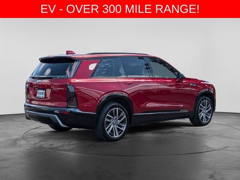 Used 2026 Cadillac Vistiq Sport w/ LPO, Floor Liner Package AWD/4WD image 13