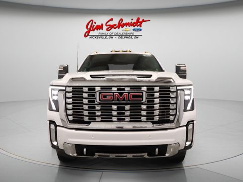 Used 2026 GMC Sierra 3500 Denali w/ Denali Reserve Package AWD/4WD image 2