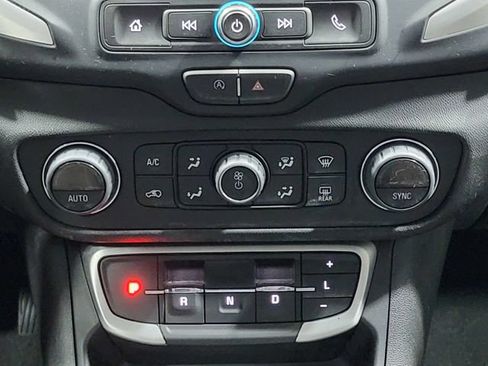 Used 2023 GMC Terrain SLE w/ Driver Convenience Package FWD image 21