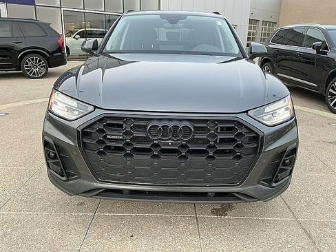 Used 2023 Audi Q5 e Premium Plus image 12