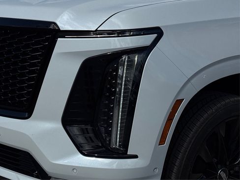 New 2026 Cadillac Escalade Platinum Sport w/ LPO, ONYX Package image 14