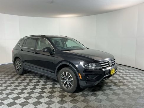 Used 2019 Volkswagen Tiguan SE image 3