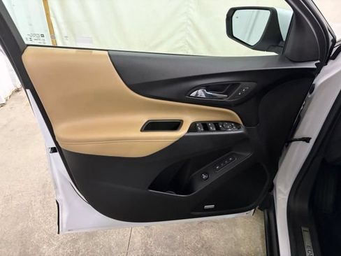 Used 2023 Chevrolet Equinox Premier FWD image 32