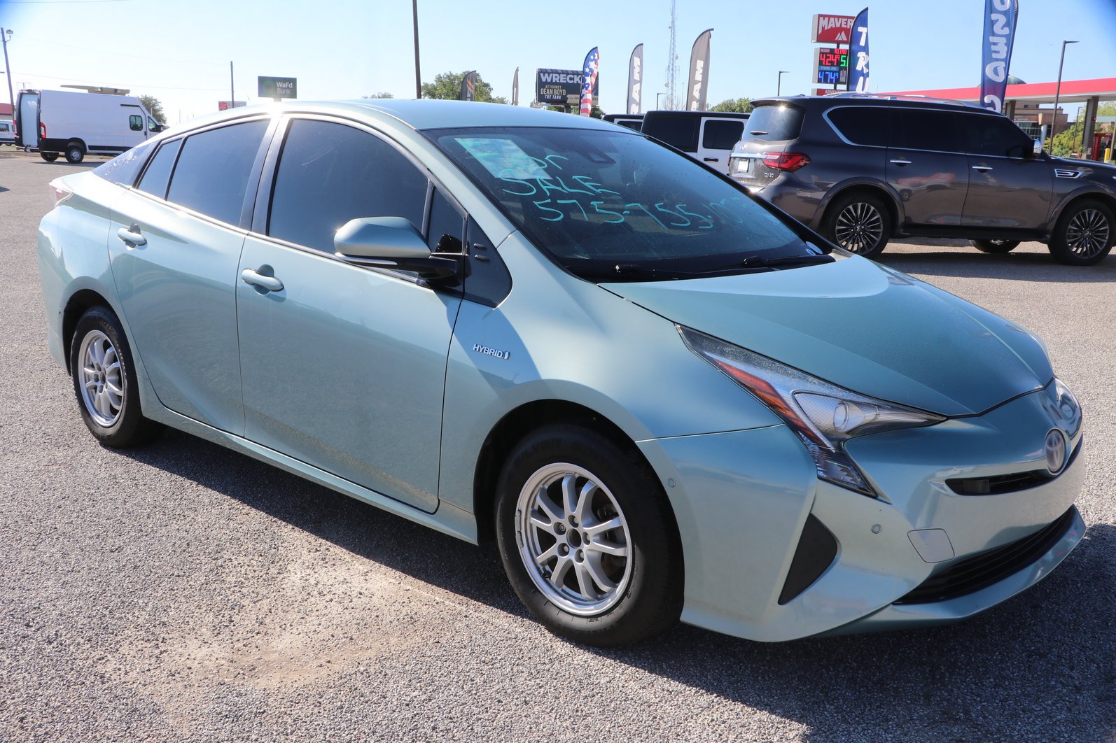 Used 2018 Toyota Prius Three FWD image 1