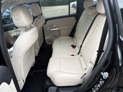Used 2021 Mercedes-Benz GLB 250 image 20