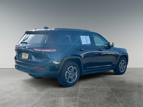 Used 2023 Jeep Grand Cherokee Trailhawk w/ Advanced Protech Group II AWD/4WD image 5