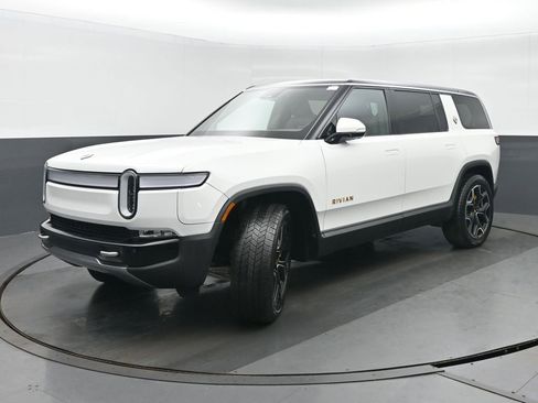 Used 2024 Rivian R1S Adventure AWD/4WD image 7