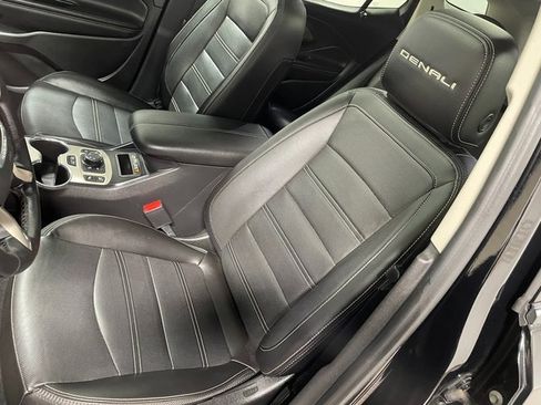 Used 2023 GMC Terrain Denali image 12