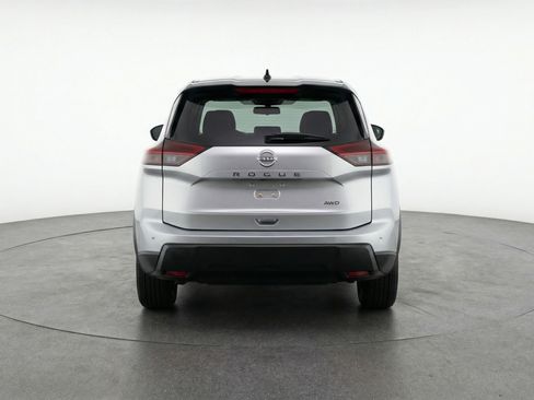 Used 2025 Nissan Rogue SV image 7