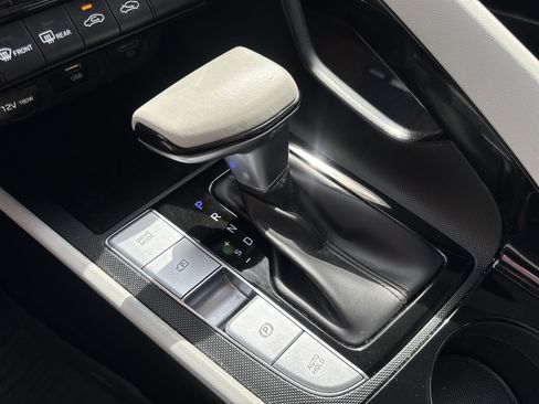 Used 2023 Hyundai Elantra Limited FWD image 24