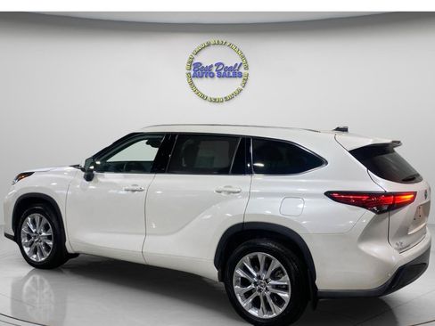 Used 2021 Toyota Highlander Limited AWD/4WD image 3
