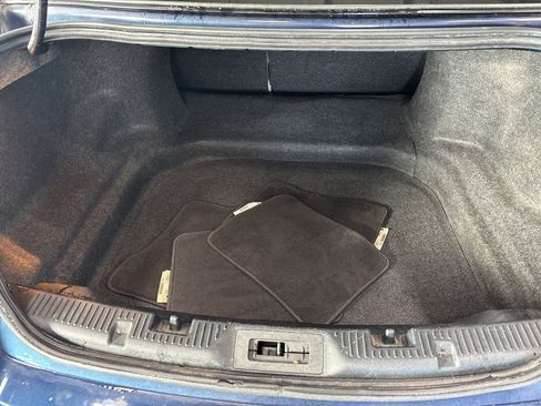 Used 2017 Ford Taurus SE image 11