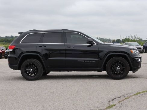Used 2017 Jeep Grand Cherokee Laredo w/ Quick Order Package 23E AWD/4WD image 7