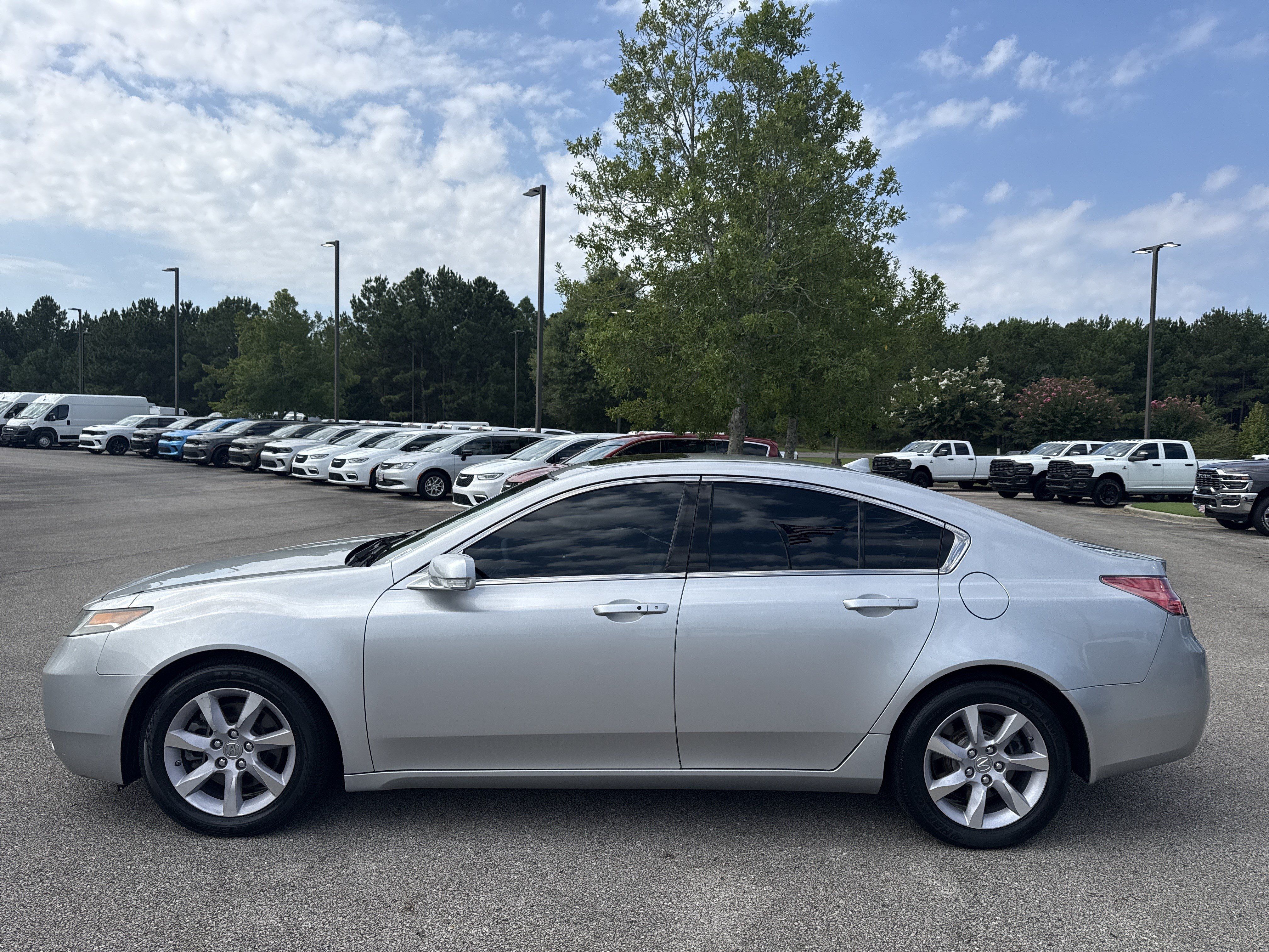 Used 2013 Acura TL w/ Technology Package FWD image 4