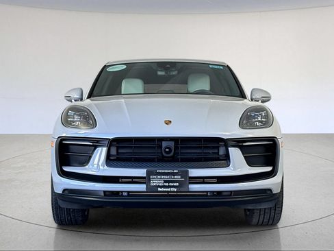 Certified 2025 Porsche Macan AWD/4WD image 11