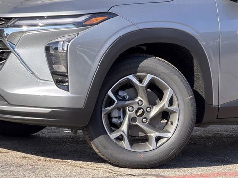 New 2026 Chevrolet Trax LT w/ LT Convenience Package image 8