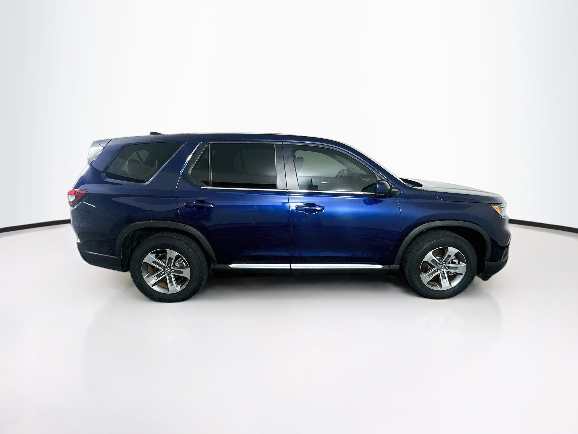 Used 2025 Honda Pilot EX-L image 10