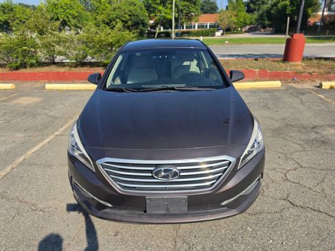 Used 2015 Hyundai Sonata SE w/ Option Group 09 FWD image 2