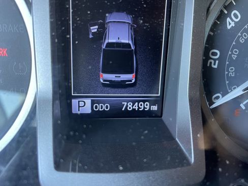 Used 2017 Toyota Tacoma SR5 image 36