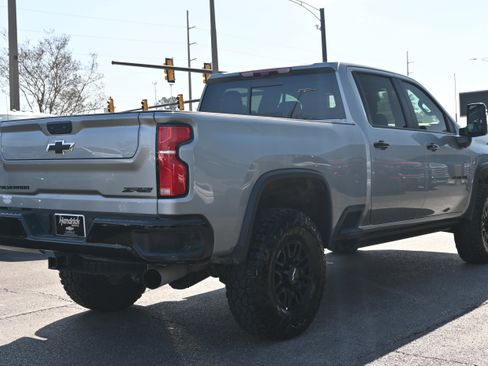 Used 2026 Chevrolet Silverado 2500 ZR2 w/ LPO, Dark Essentials Package image 17