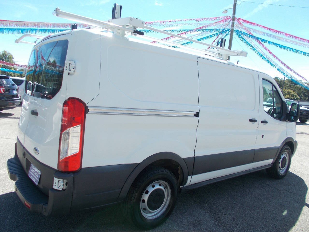 Used 2016 Ford Transit 150 130 Low Roof RWD image 3
