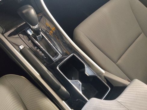 Used 2017 Honda Accord LX image 26