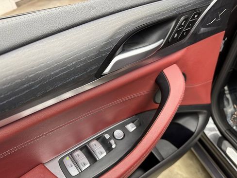 Used 2022 BMW X4 M40i w/ Premium Package image 11