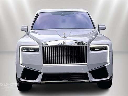 Used 2026 Rolls-Royce Cullinan image 3